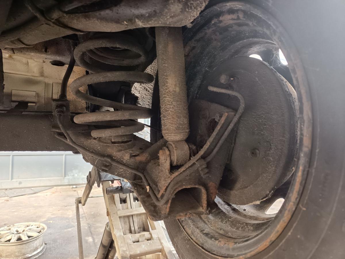 Opel Corsa B S93 Bj 1996 original Hinterachse mit Trommelbremse 1,2L 33KW Benzin