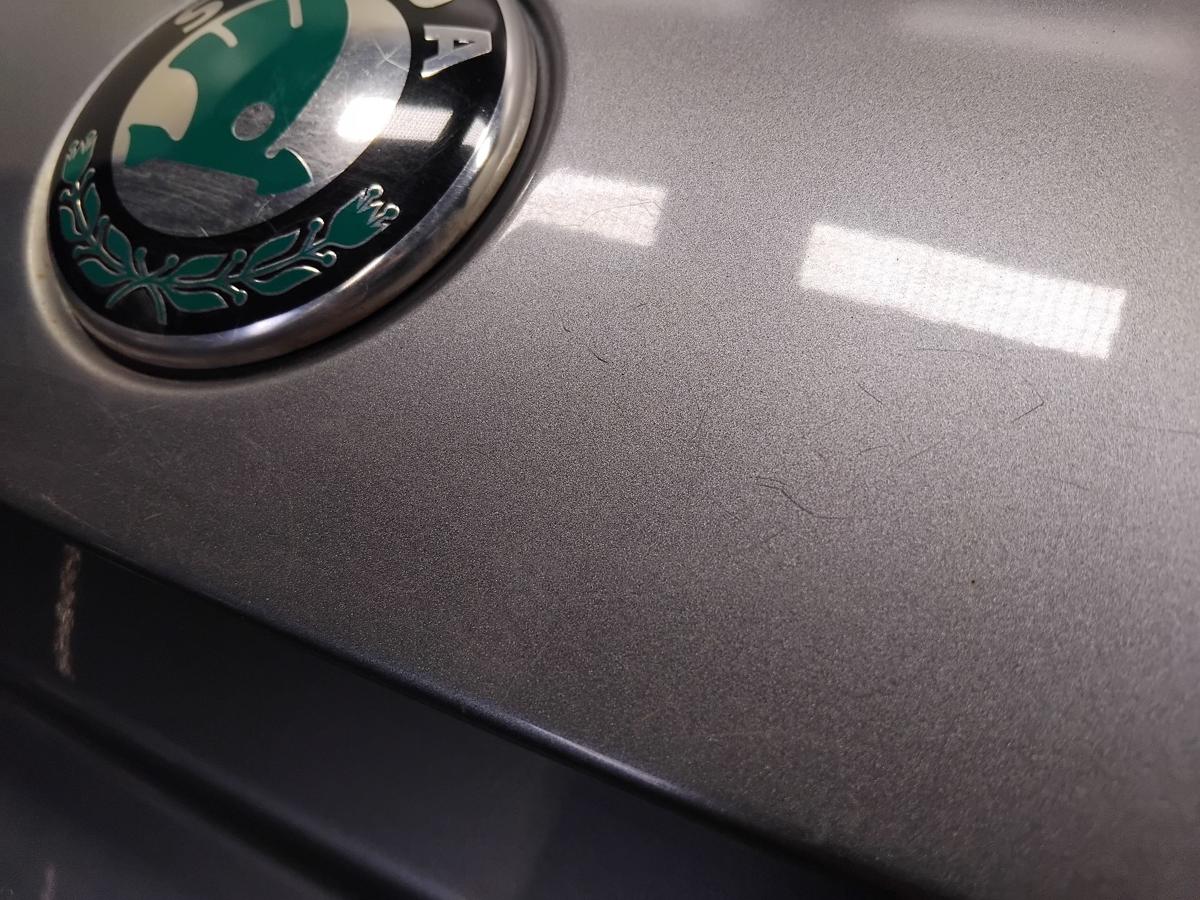 Skoda Fabia 2 5J Facelift Heckklappe mit Scheibe Flie&szlig;heck BJ2013 LF8L Platingrau