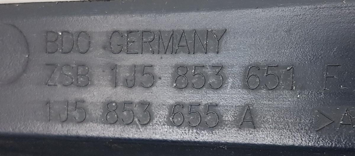 VW Bora Kühlergrill 1J5853651 in LC6M Brightgreen Perleffekt Bj1998