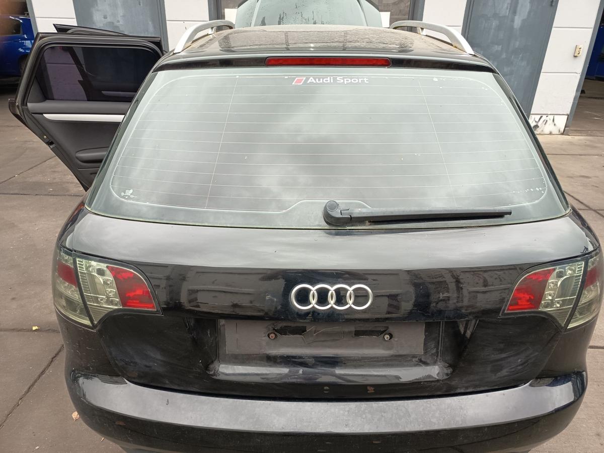 Audi A4 B7 Avant original Heckklappe mit Scheibe Y9B Brillantschwarz Bj 2007