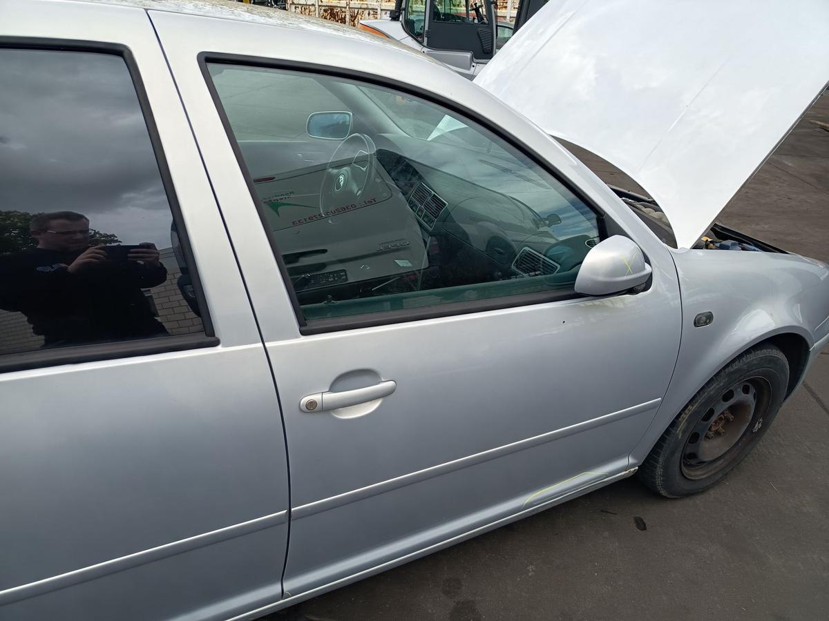 VW Golf IV original T&uuml;r vorne rechts LB7Z Satinsilber Baujahr 2000