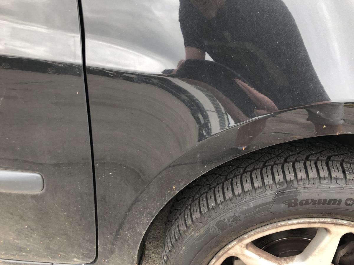 Renault Clio 3 III Grandtour Kotf&uuml;gel vorn rechts Beifahrer NV676 Noir Nacre