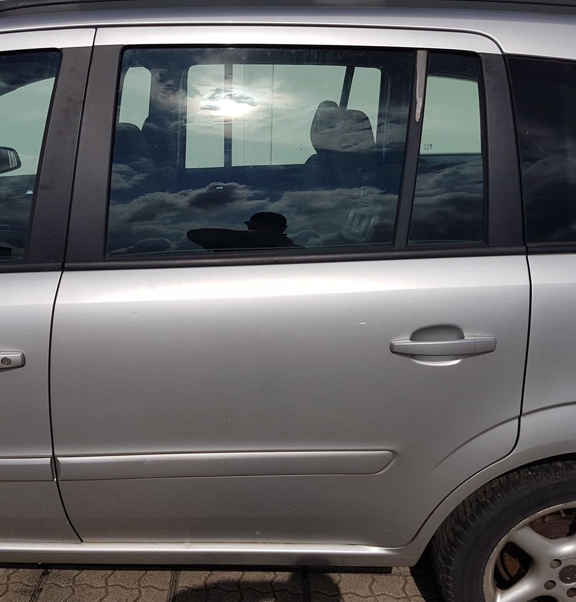 Opel Zafira B T&uuml;r hinten links in 2AU Starsilber III Bj2006