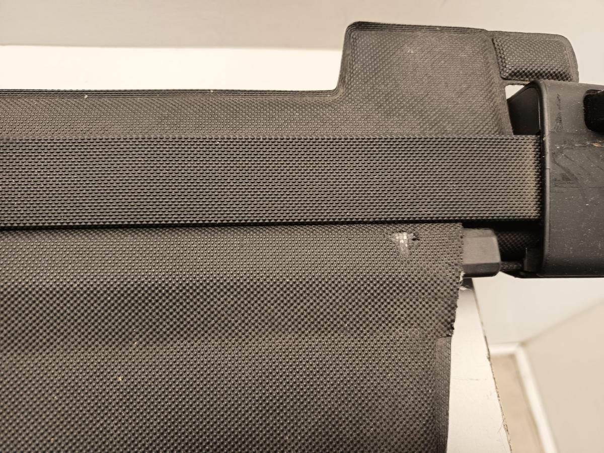 VW Golf IV Kombi oiriginal Laderaumabdeckung Rollo Baujahr 1999