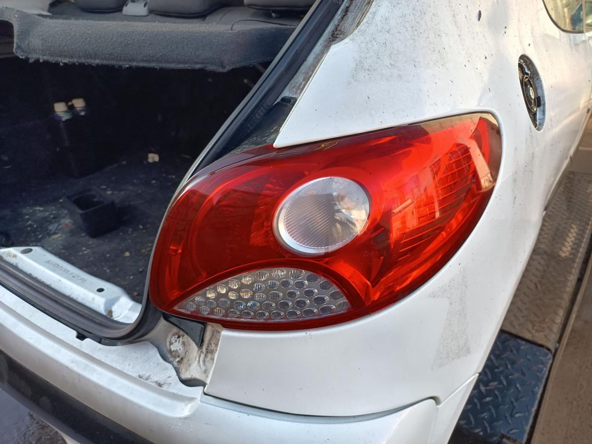 Peugeot 206+ original R&uuml;ckleuchte rechts Heck/Schluss/Licht Bj 2012