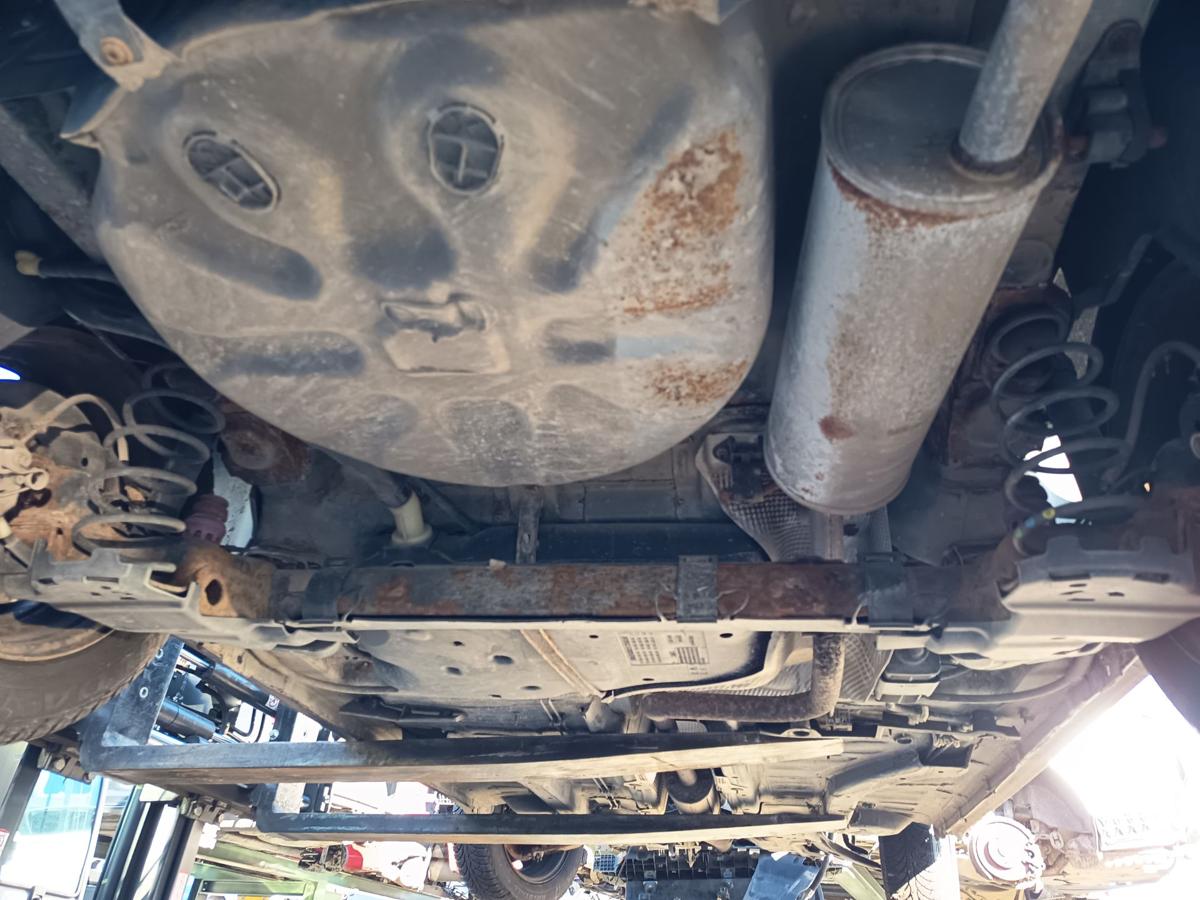 Peugeot 208 I original Hinterachse Tr&auml;ger scheibengebremst 123tkm Bj 2012