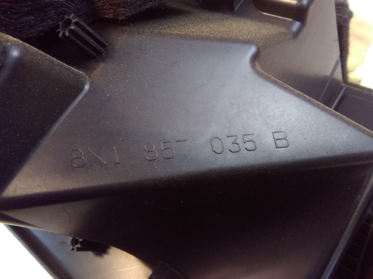 Audi A1 8X original Handschuhfach schwarz BJ2010