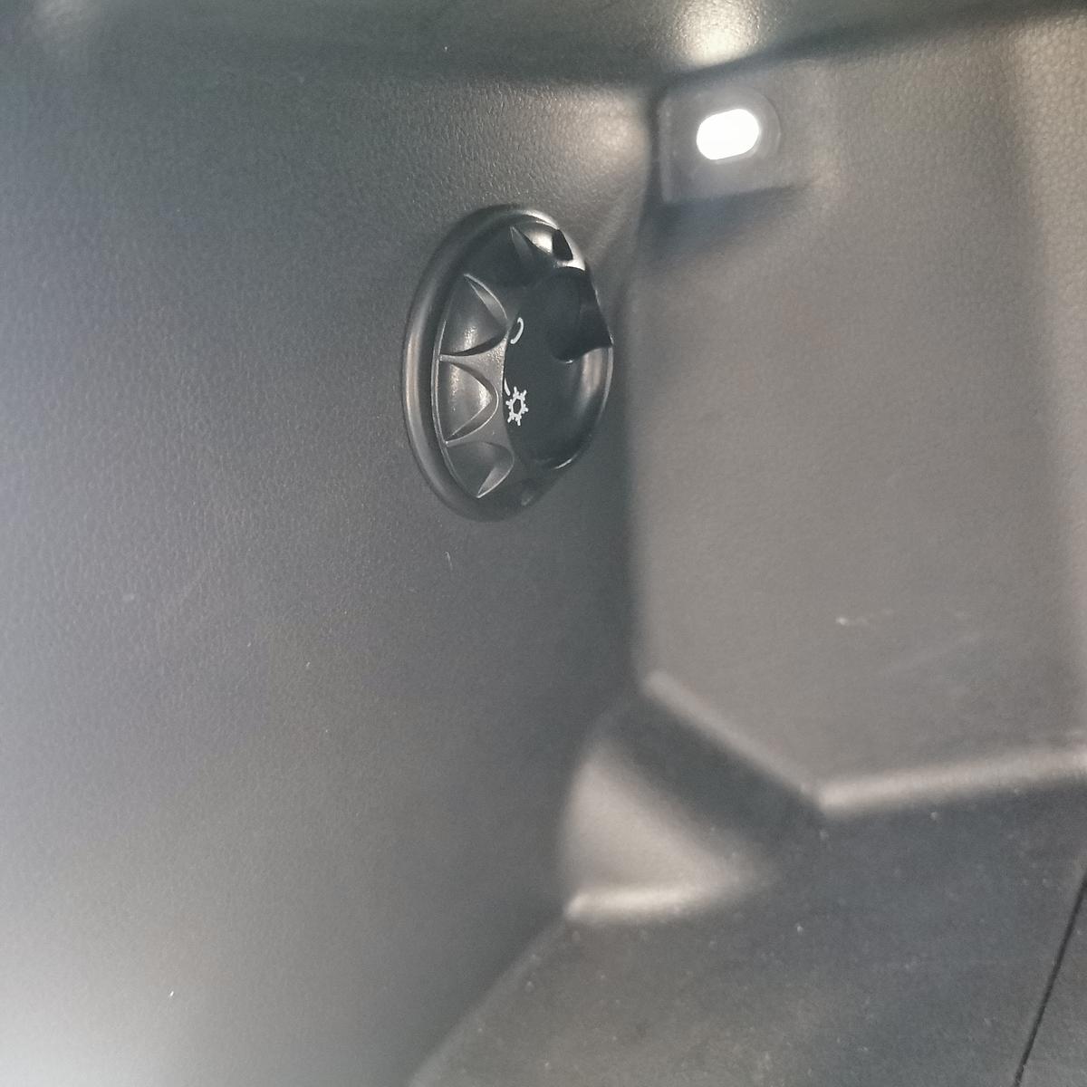 VW Polo 6R Handschuhfach gekühlt Schalttafelkasten 6R1857097 - LRP  Autorecycling