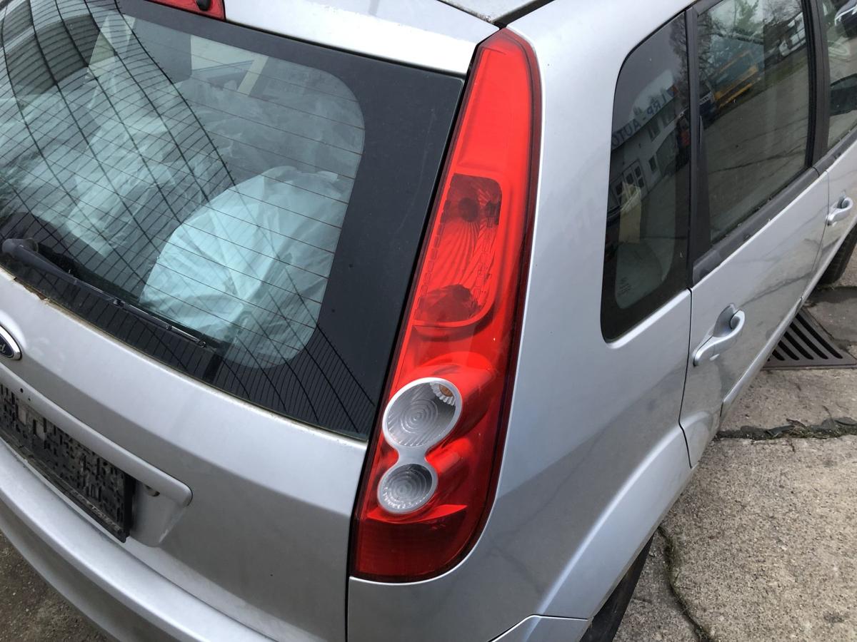 Ford Fiesta JD3 JH1 ab05 R&uuml;ckleuchte rechts R&uuml;cklicht 5t&uuml;rer Lampe hinten