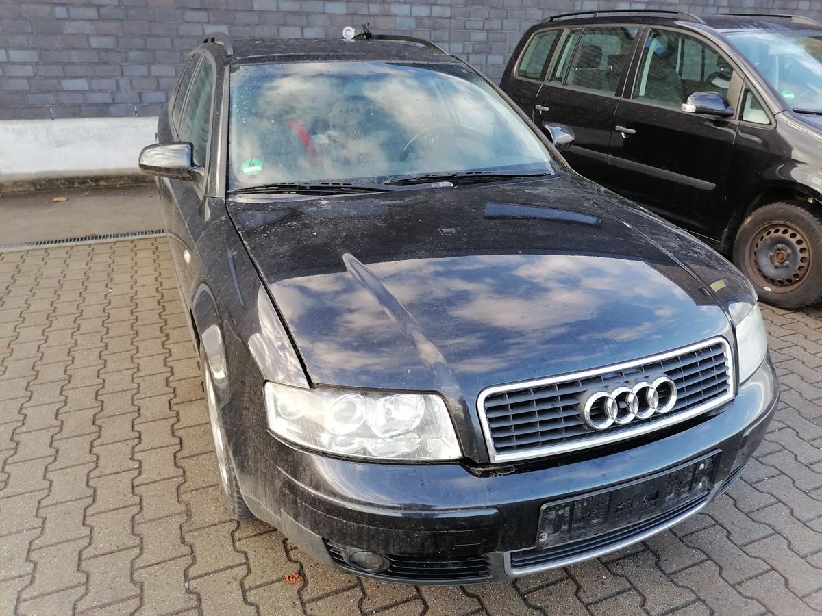 Audi A4 8E Stoßstange Stoßfänger hinten Avant BJ01-04