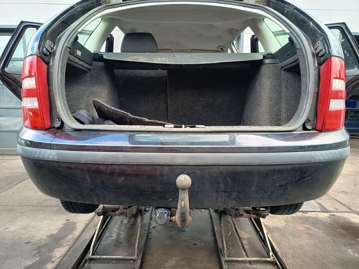 Skoda Fabia 6Y Combi Sto&szlig;stange F&auml;nger hinten Heck F9R Black Magic Bj 2004