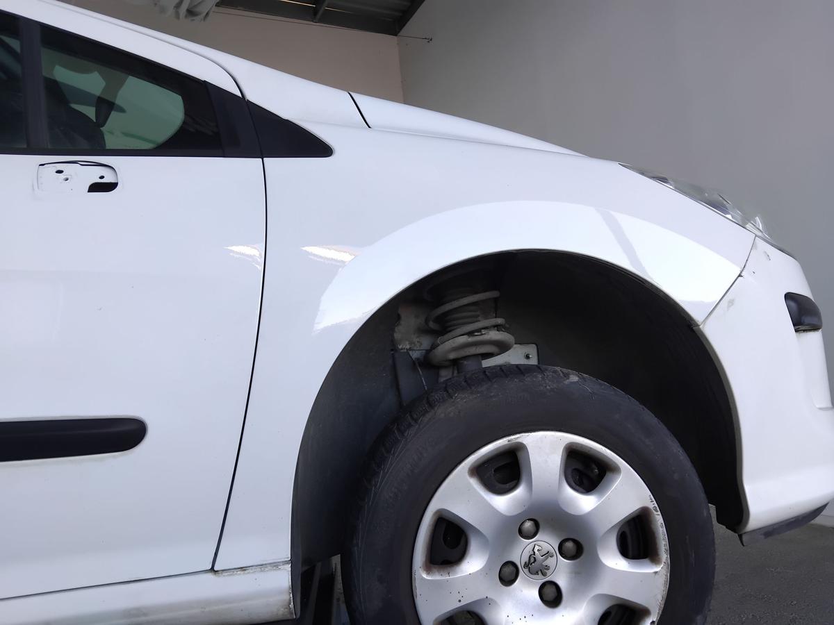 Peugeot 308 I original Kotfl&uuml;gel vorn rechts EWP Schneewei&szlig; BJ2010