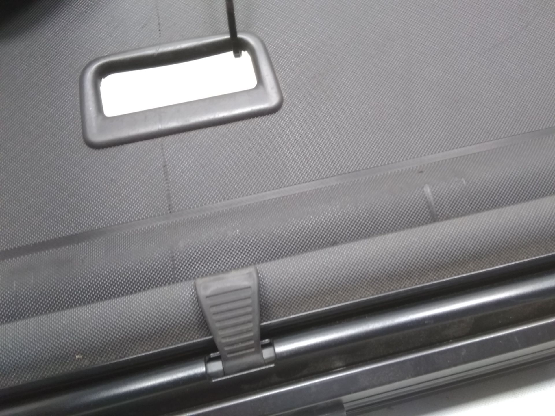 Audi A4 8E B7 original Laderaumrollo Abdeckung Kofferraum Kombi Bj.2007