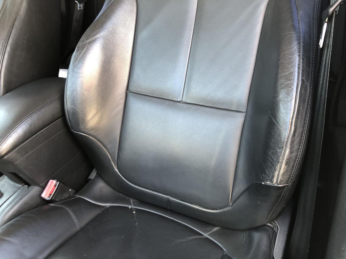 Citroen C4 Typ L Ledersitz vorn links Leder schwarz Vollelektrisch mit Memory