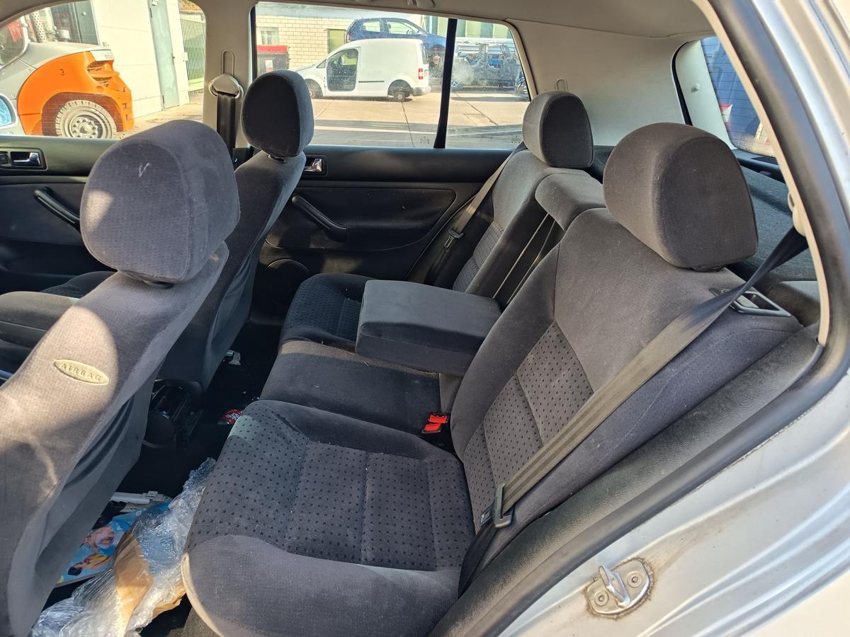 VW Golf IV Limo original R&uuml;cksitzbank geteilt Armlehne Stoff schwarz Bj 1999