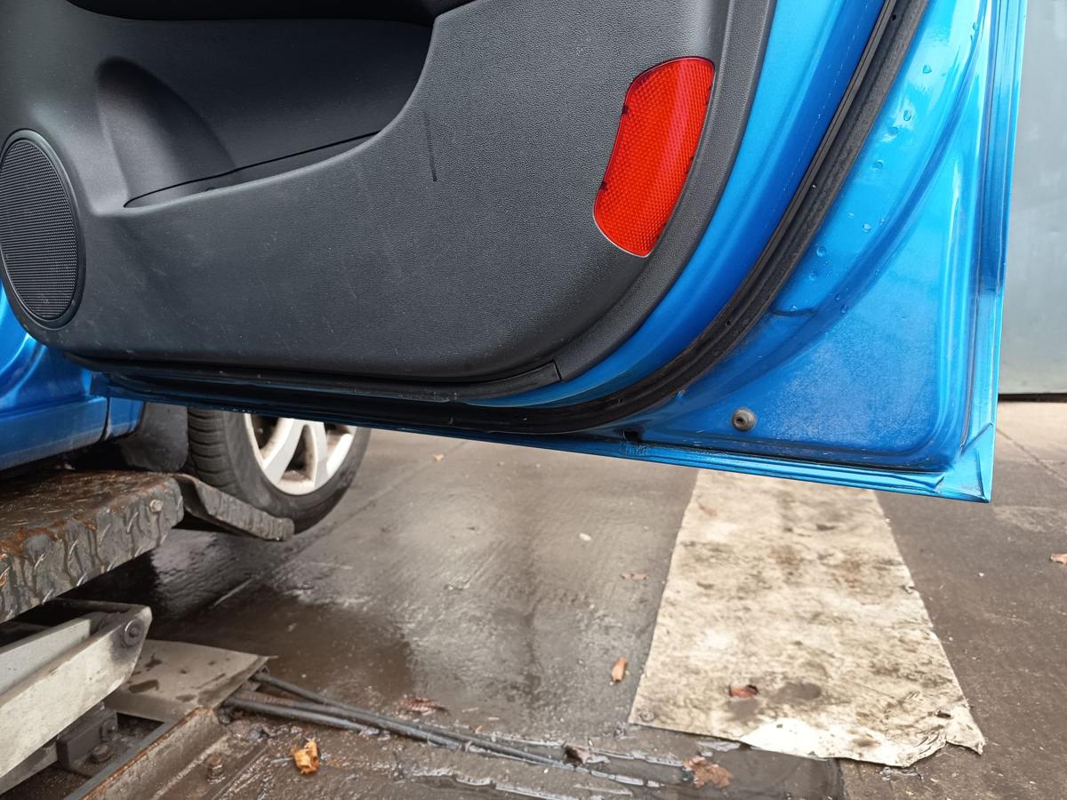 Hyundai i30cw FD original T&uuml;r vorn rechts Beifahrer BV Vivid blue Bj 2010