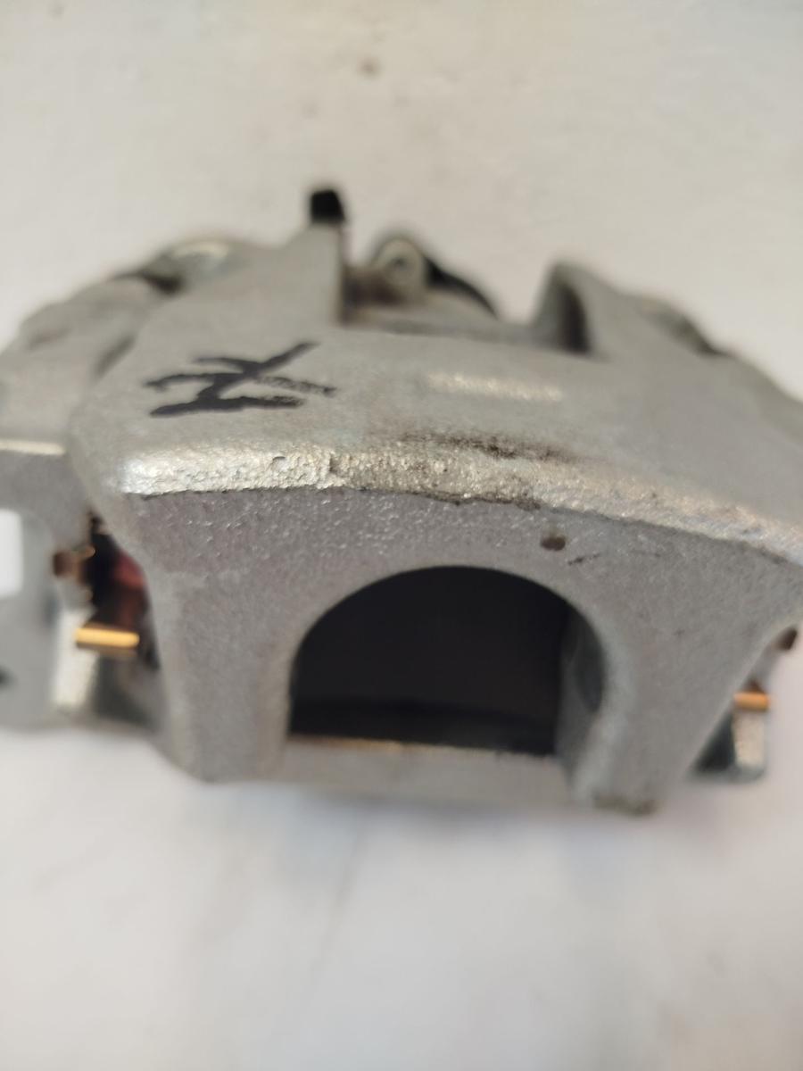 Mitsubishi Eclipse Cross GK0 ab21 Bremssattel hinten links Sattel elektrisch