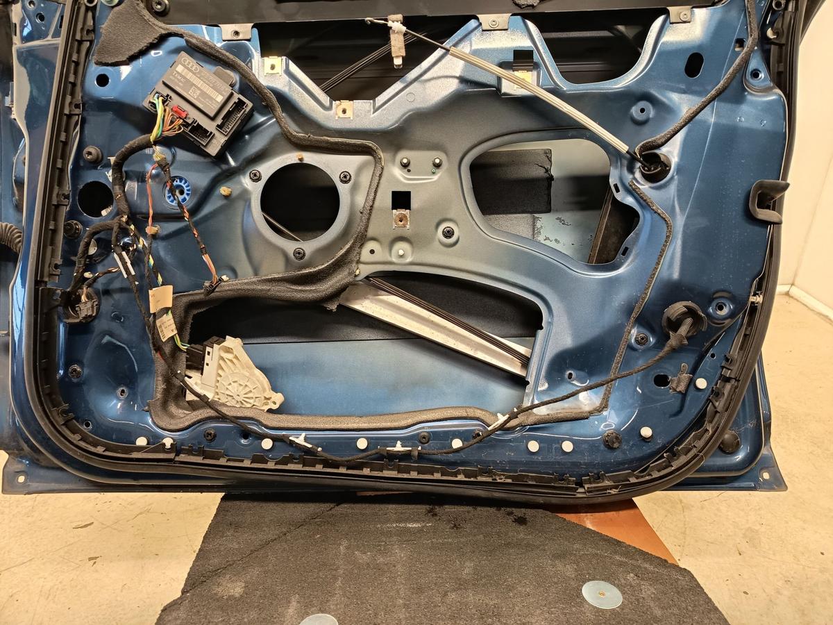 Audi A6 Avant 4F original T&uuml;r vorn rechts Beifahrer (Roh) Z5B Stratosblau Bj2005