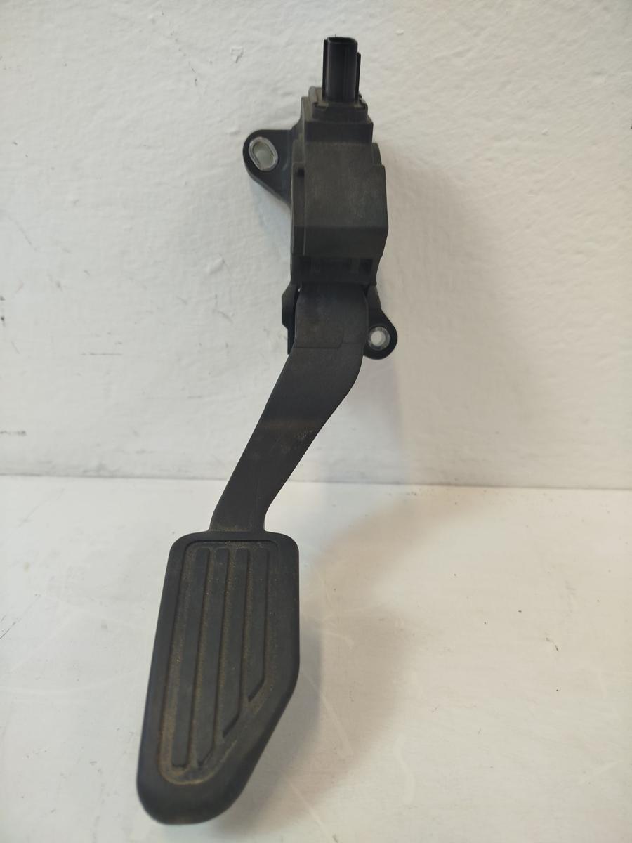 Toyota Yaris XP13 Gaspedal Gaswertgeber Gaspoti