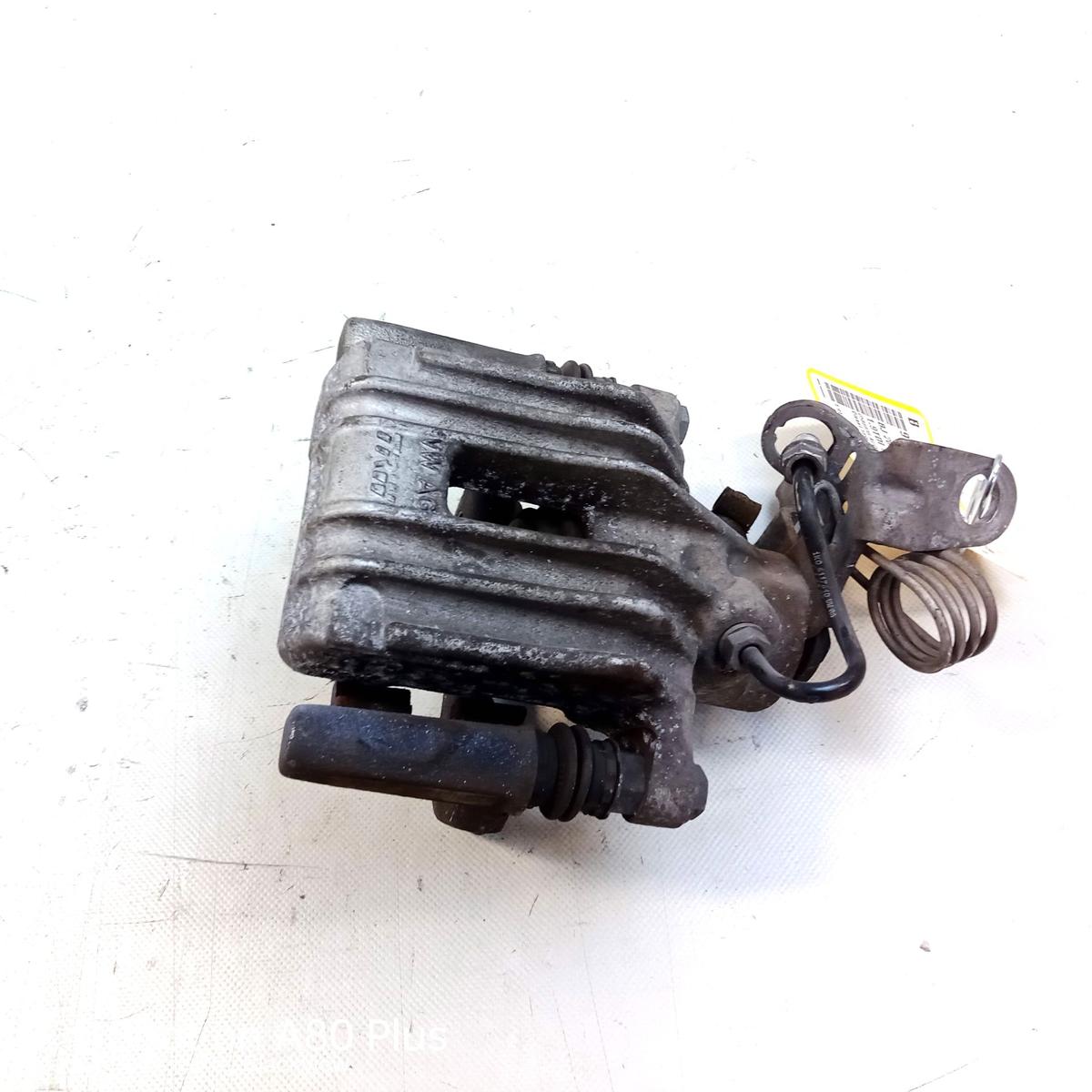 Audi A3 8P original Bremssattel Hinterachse links mit Tr&auml;ger 253x10mm Bj.2003