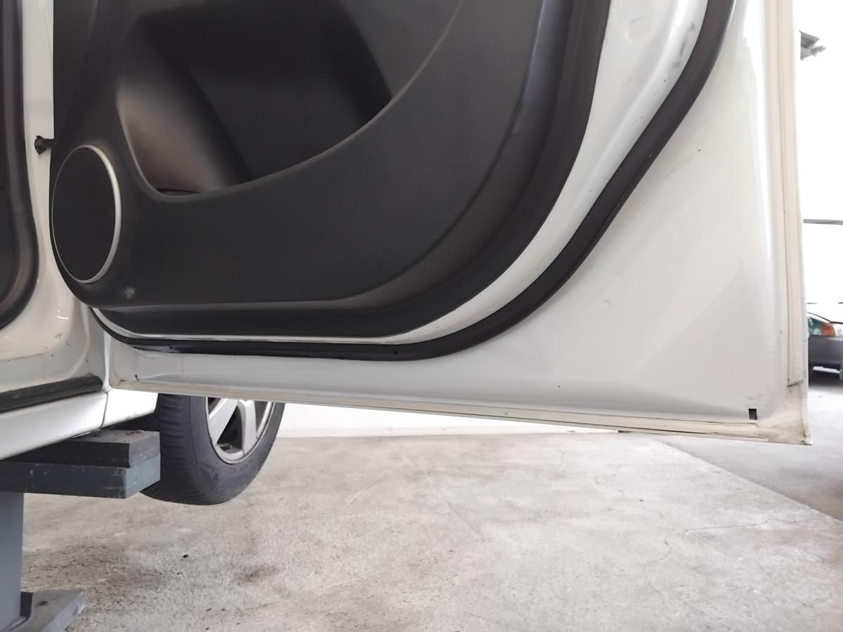 Chevrolet Cruze J300 T&uuml;r vorn rechts Beifahrert&uuml;r weiss 4-t&uuml;rig Limousine BJ2011