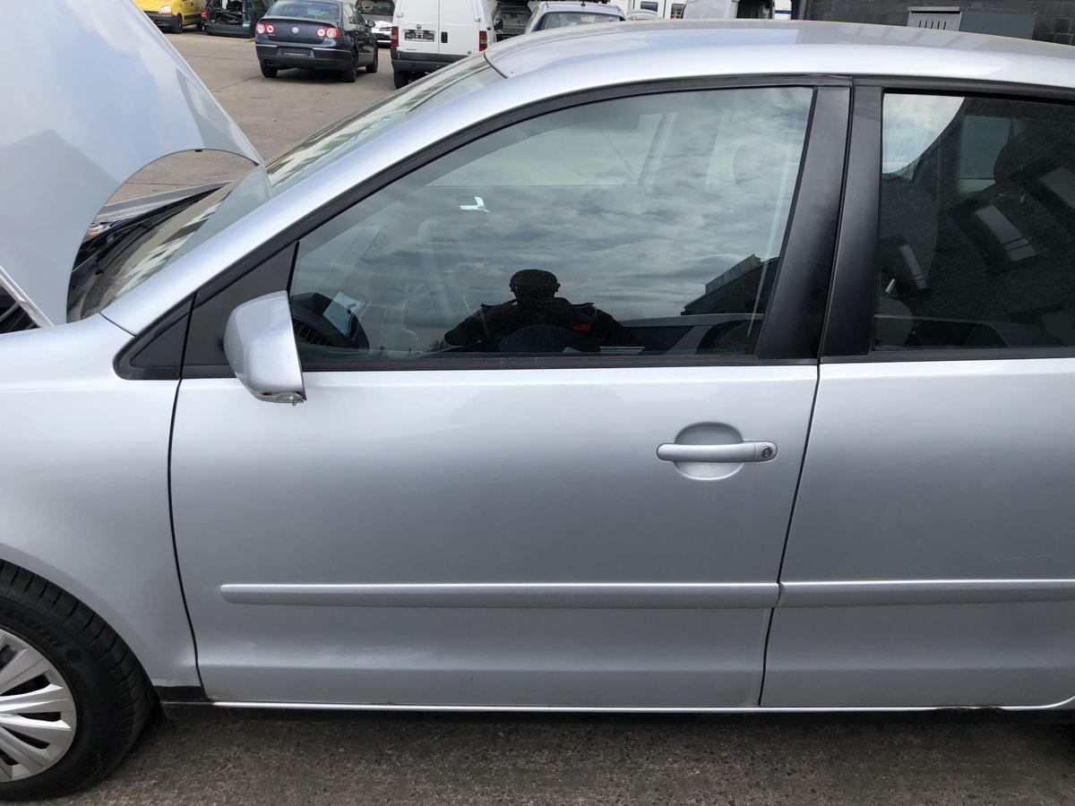 VW Polo 9N3 T&uuml;r vorn links Fahrert&uuml;r nur f&uuml;r 5 t&uuml;rer LA7W Reflexsilber