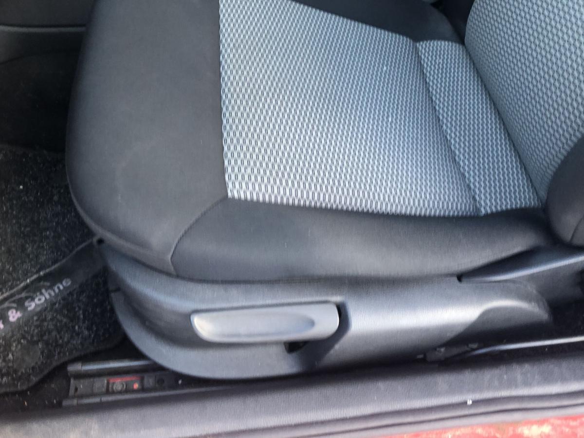 VW Polo 6R Sitz vorne links Fahrersitz 3t&uuml;er Stoff ohne Heizung