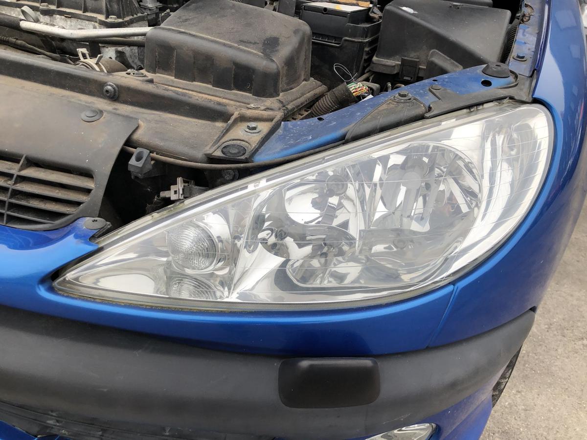 Peugeot 206CC Typ 2D Scheinwerfer vorn links Hauptscheinwerfer Valeo Lampe