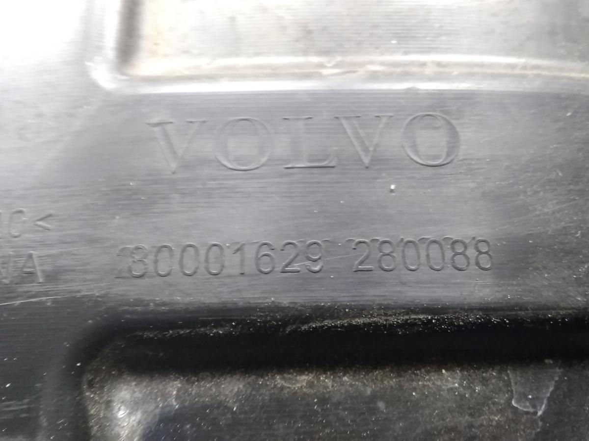 Volvo EX30 original Radhauschale links vorn BJ2024 8001629