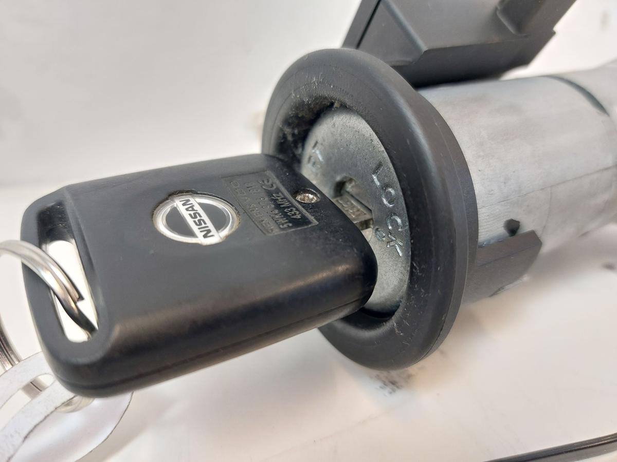 Nissan Micra K12 Z&uuml;ndschloss Lenkschloss 1 Schl&uuml;ssel keine Defekte Text lesen