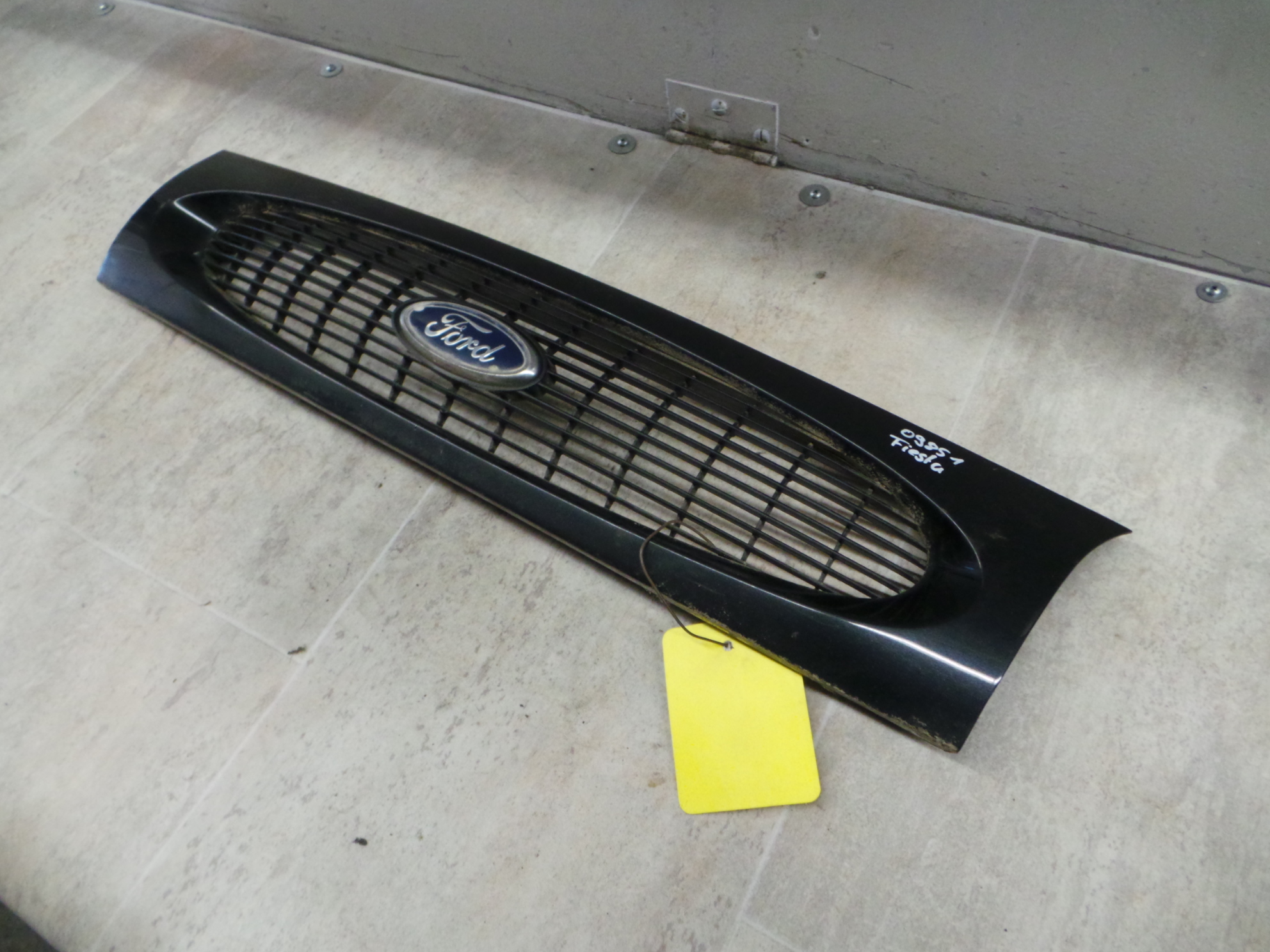 Ford Fiesta BJ 1997 Kühlergrill Frontgrill schwarz lackiert