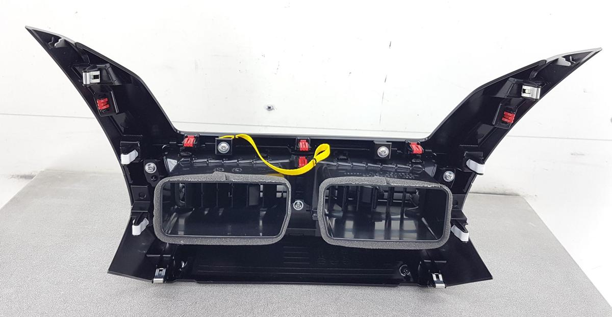 Mitsubishi Eclipse Cross Luftd&uuml;se mitte inkl Warnblinkschalter Bj2023 8002D032