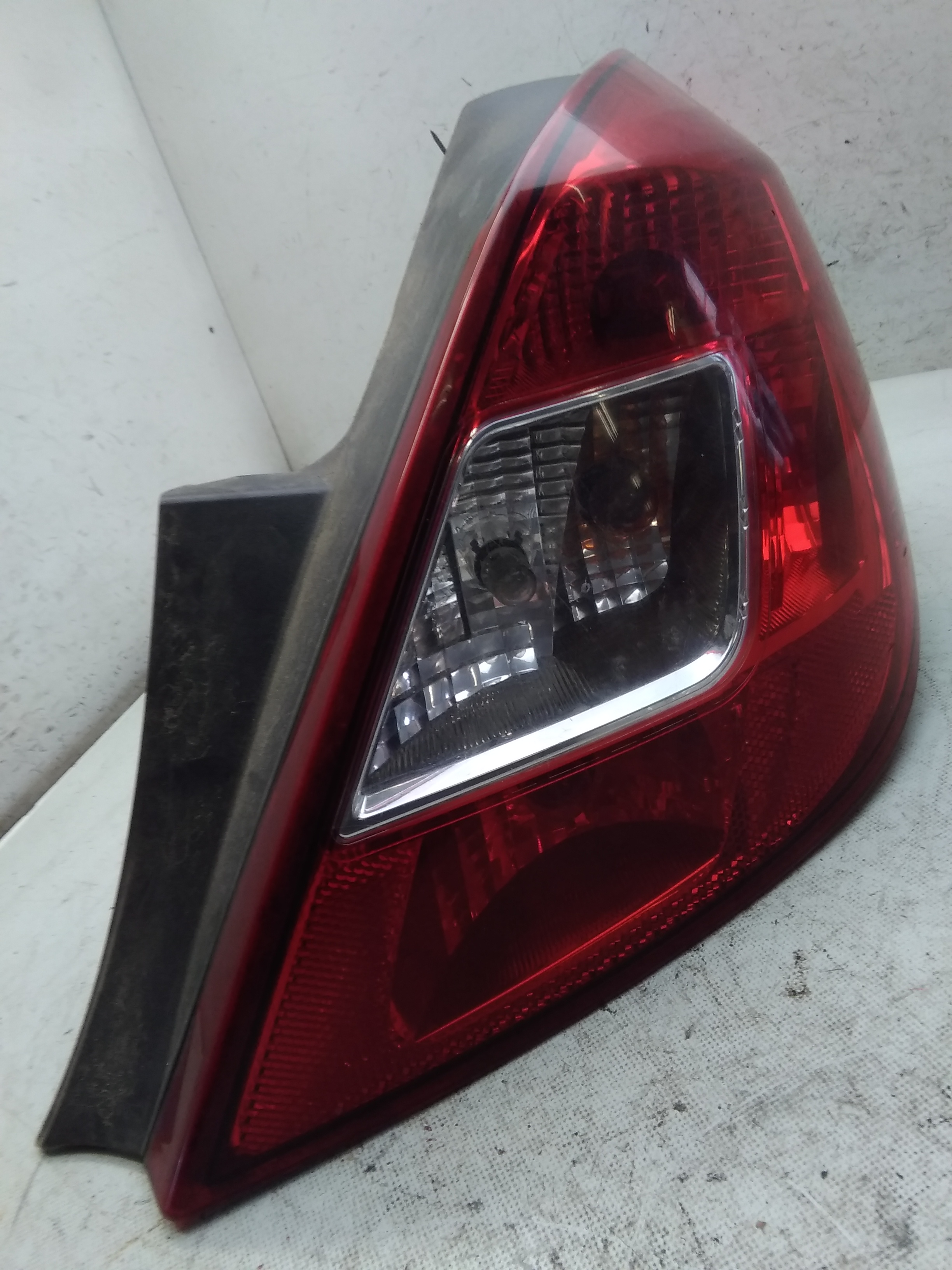 Opel Corsa D Rückleuchte Schlussleuchte rechts original BJ2008 13269051 5türig