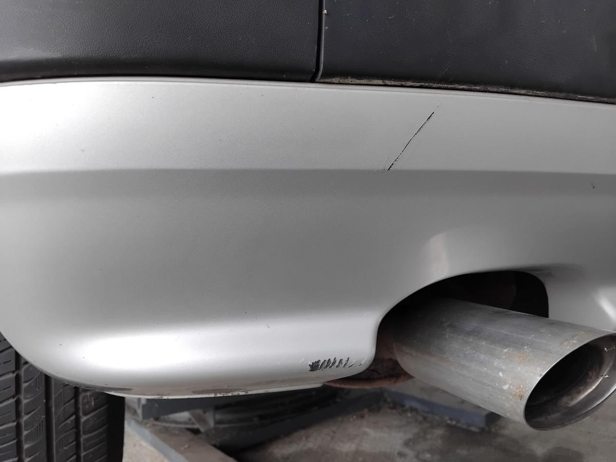 Audi 80 B4 Limousine orig Sto&szlig;stange Sto&szlig;f&auml;nger hinten BJ1992 LY7T Kristallsilber