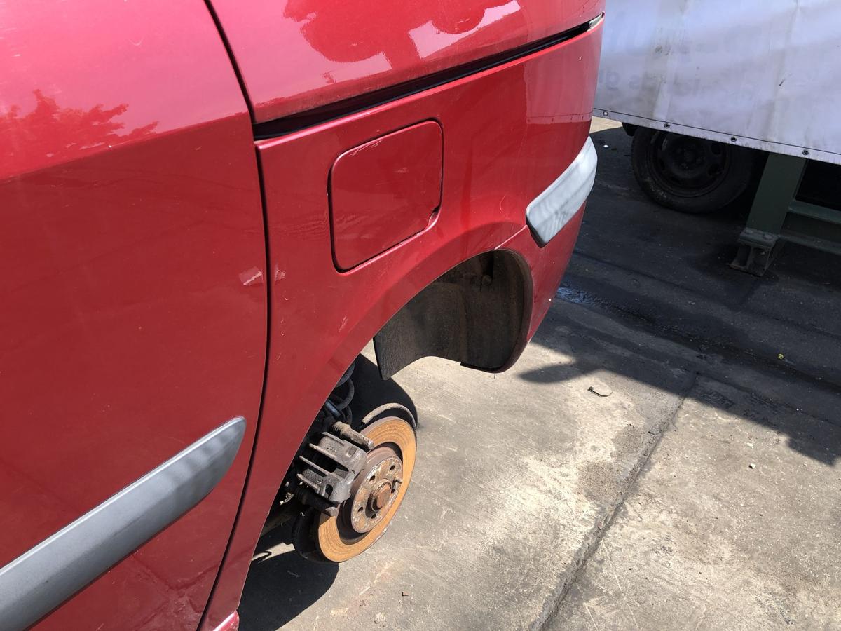Peugeot 807 original Kotflügel hinten links Seitenteil KKQ Tiefrot Bj 2004