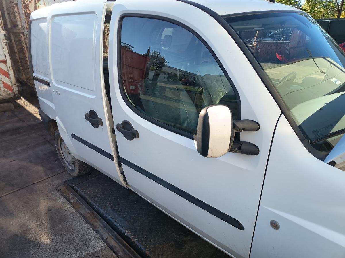 Fiat Doblo Cargo 223 original T&uuml;r vorn rechts Beifahrer Wei&szlig; uni Bj 2001