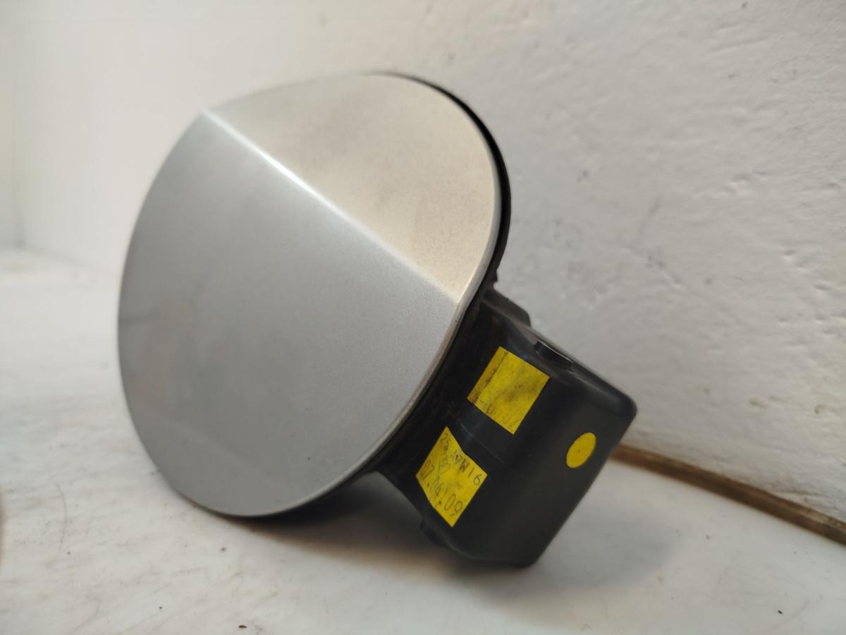 VW Golf VI 6 1K Tankklappe Tankdeckel Tankverschluss LA7W Reflexsilber