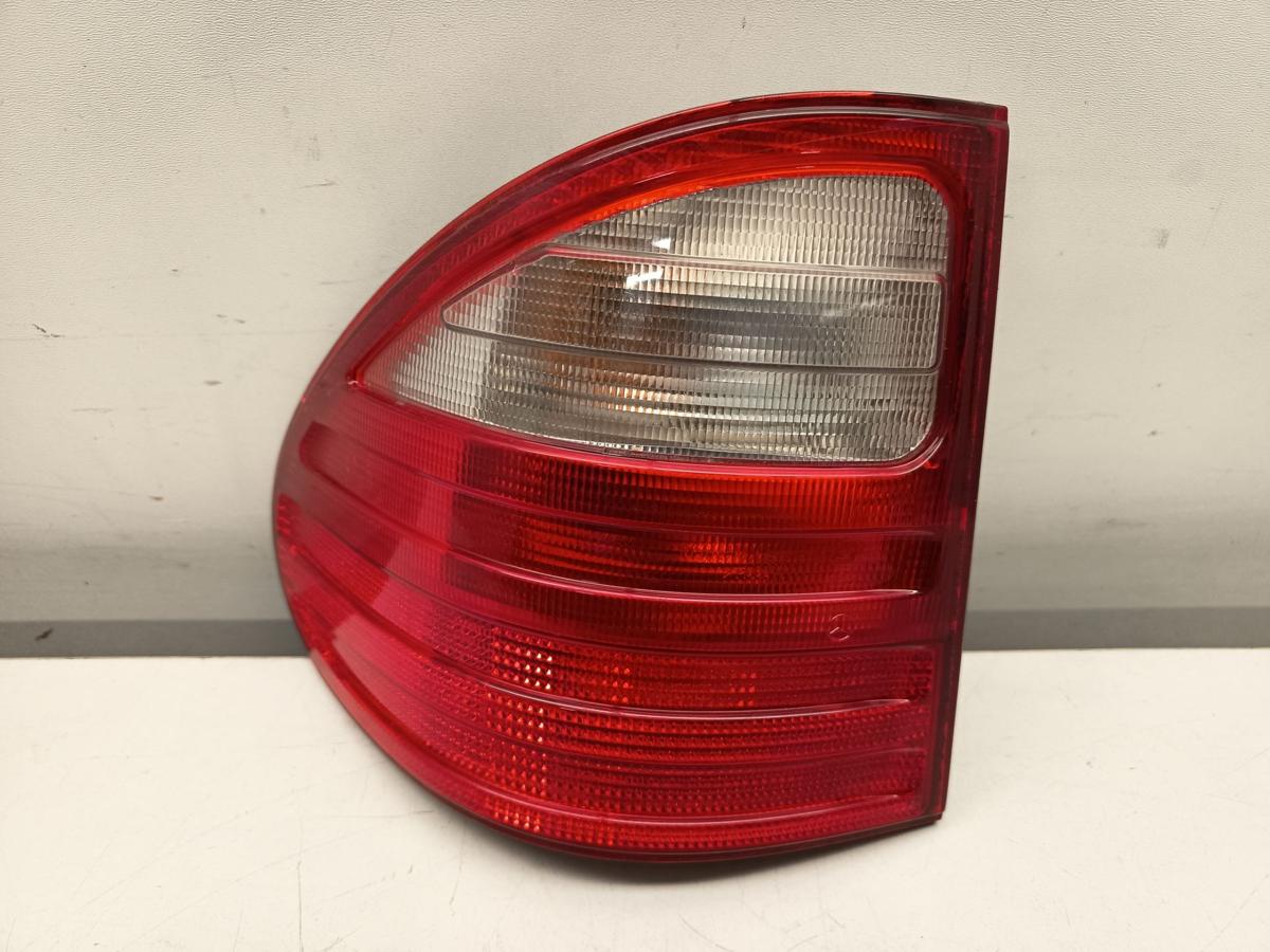 Mercedes E-Klasse Kombi S210 original R&uuml;ckleuchte links aussen Baujahr 1998