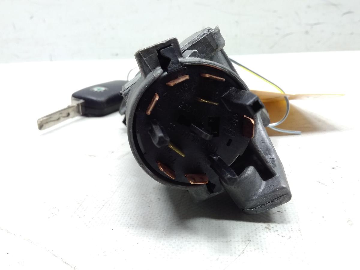 Skoda Roomster 5J orig. Zündschloß mit Lesespule und 2 Schlüssel BJ2006 Skoda Roomster 5J orig. Zündschloß mit Lesespule und 2 Schlüssel BJ2006