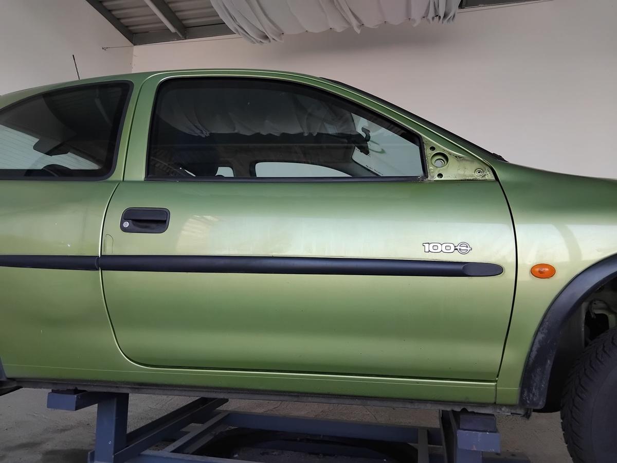 Opel Corsa B Tür vorn rechts Beifahrertür 49L kiwigrünmetallic 3-türig BJ2000