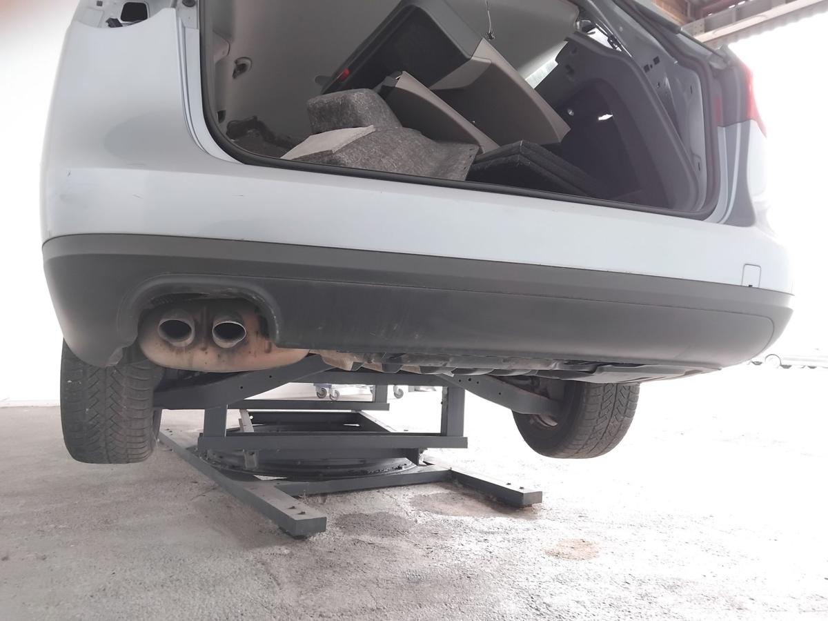 W Passat 3C Variant orig Sto&szlig;stange Stossf&auml;nger hinten BJ2009 LB5M Arcticbluesilver