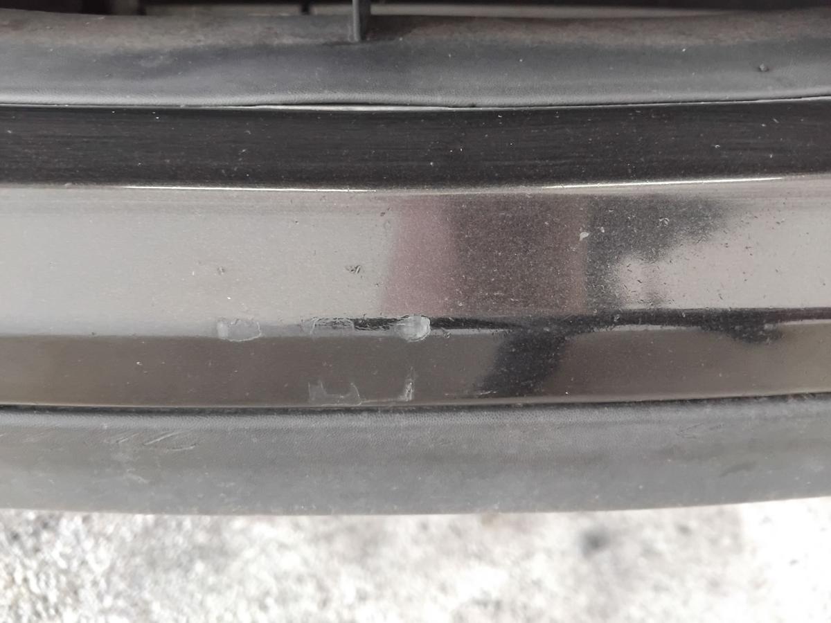 Renault Clio 3 original Sto&szlig;stange Sto&szlig;f&auml;nger vorn besch&auml;digt BJ2008 NV676 Noir Nacre