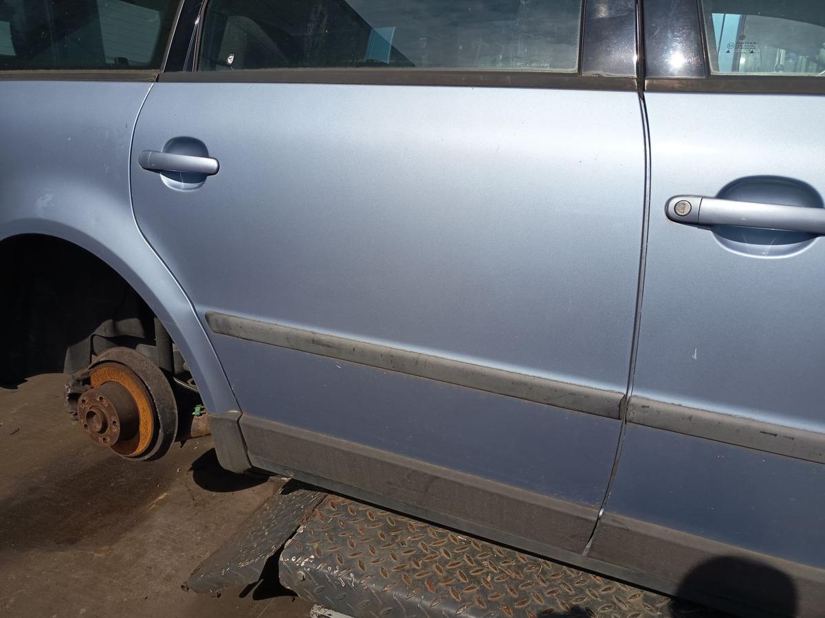VW Passat 3B5 Kombi original Tür hinten links LL5Y Blau Baujahr 1998