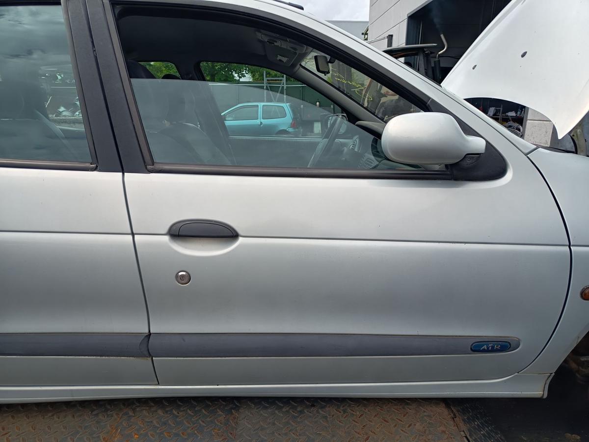 Renault Megane original T&uuml;r vorne rechts MV632 Polargrau Baujahr 2001