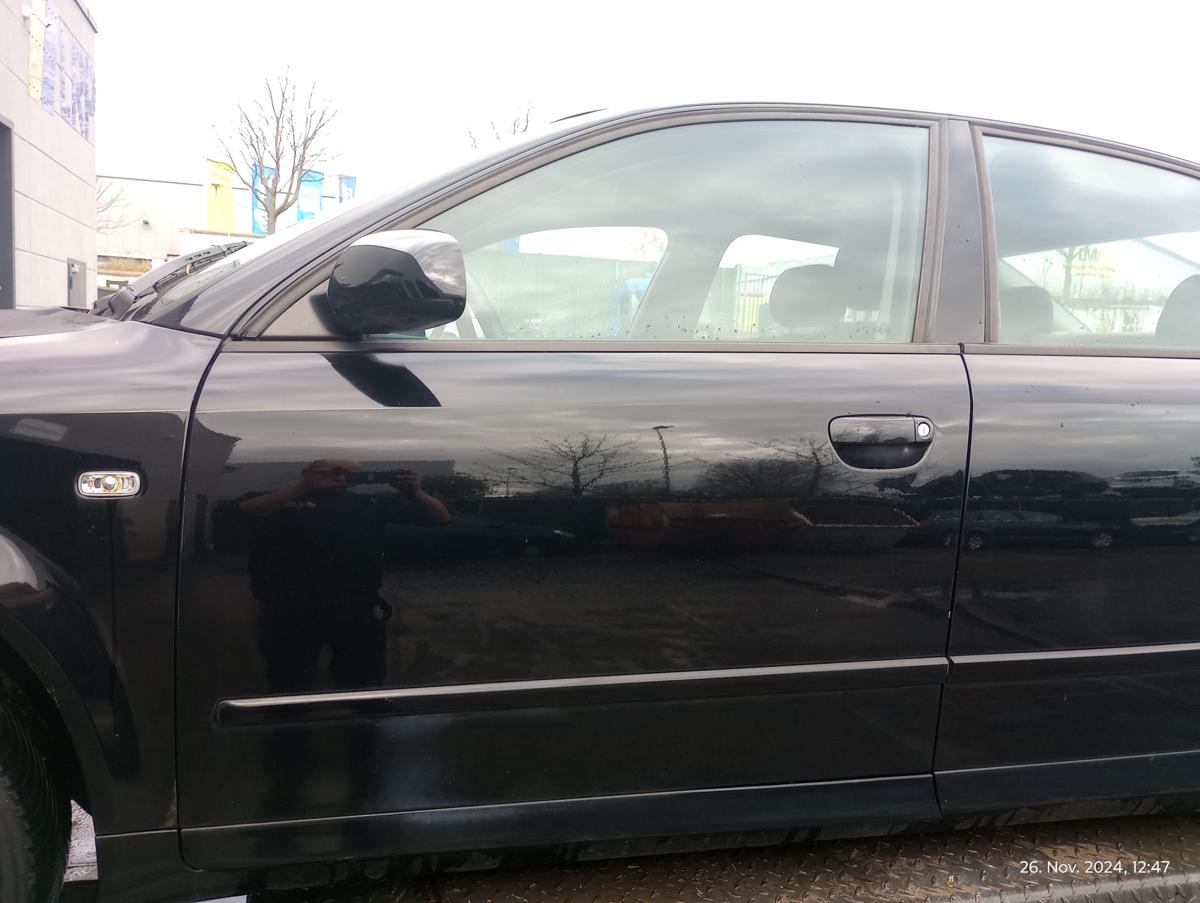 Audi A4 8E Limo orig Tür vorn links Fahrertür LY9B Schwarz Bj 2001