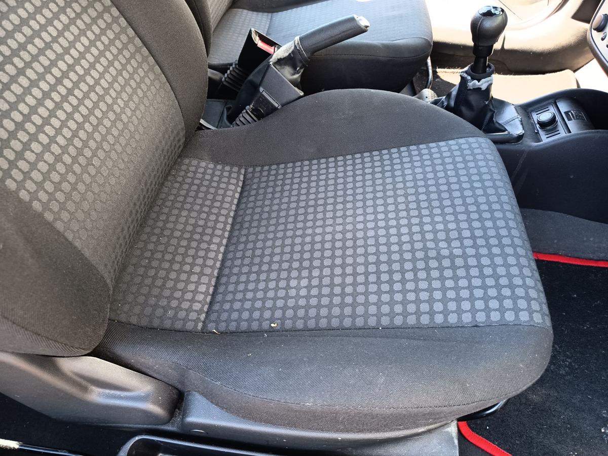 Opel Corsa C original Sitz rechts Beifahrer Stoff anthrazit 3t&uuml;rig Bj 2005