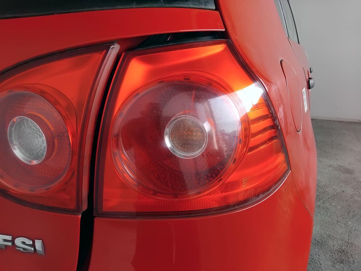 VW Golf 5 1K original R&uuml;ckleuchte Schlussleuchte rechts aussen Flie&szlig;heck BJ2004