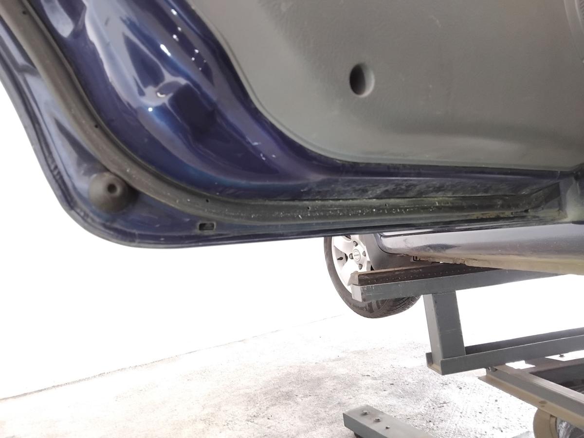 Kia Carens II original T&uuml;r hinten links 1C Imperial Blue Metallic BJ2002