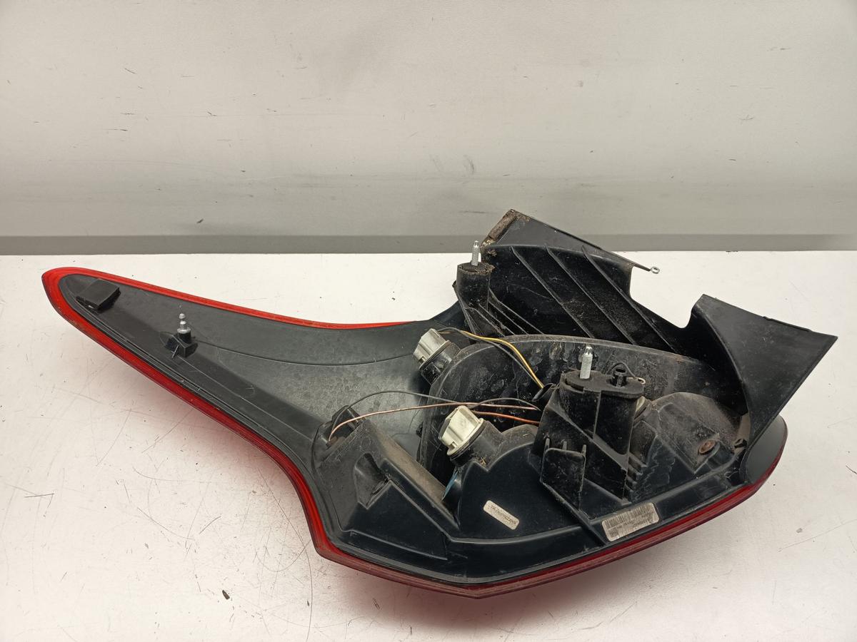 Ford Focus III Limo orig R&uuml;ckleuchte rechts LED Facelift Bj 2015