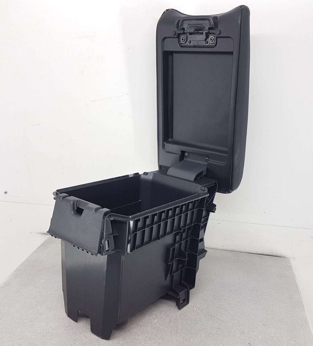 Mitsubishi Eclipse Cross Mittelarmlehne Bj2023 schwarz